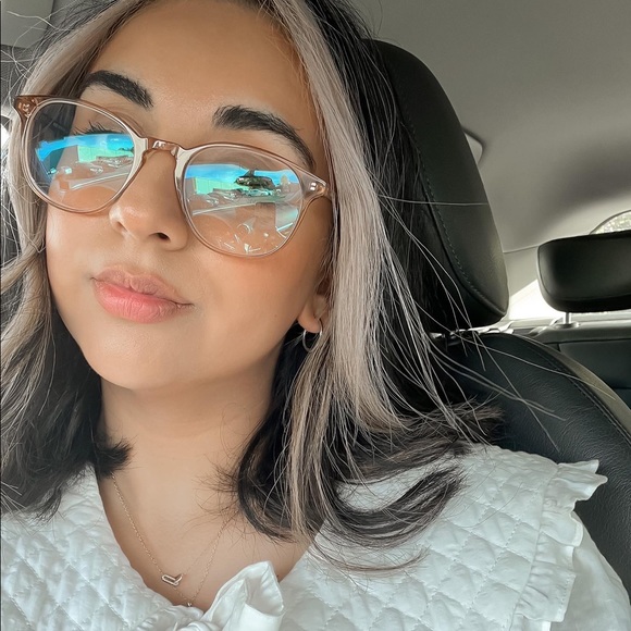 Meet your Posher, Alex 🤎 - Picture 1 of 2